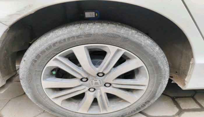 2022 Honda City 1.5L I-VTEC V MT 4TH GEN, Petrol, Manual, 28,675 km, tyre