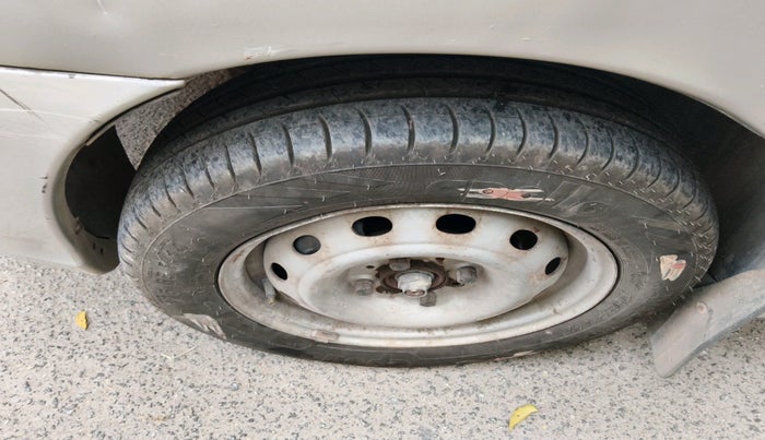 2006 Tata Indigo Marina GLS BS-III, Petrol, Manual, 55,138 km, tyre