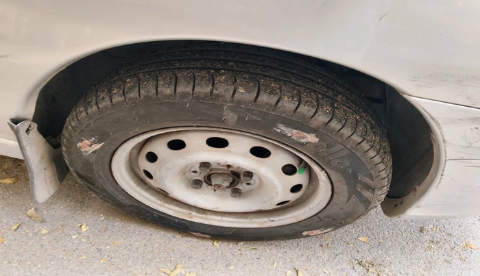 2006 Tata Indigo Marina GLS BS-III, Petrol, Manual, 55,138 km, tyre