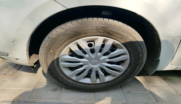 2017 Maruti Dzire VXI, Petrol, Manual, 86,991 km, tyre