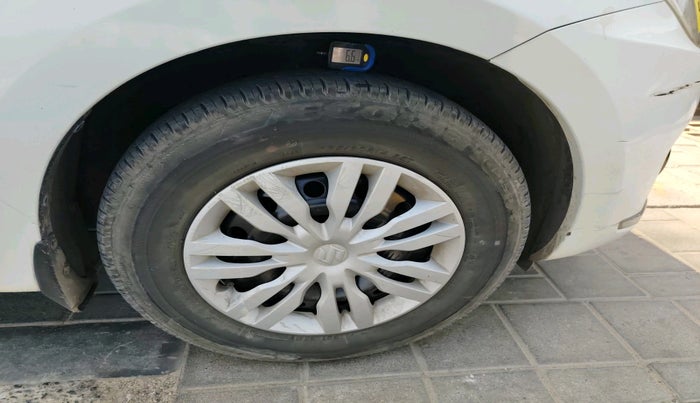 2017 Maruti Dzire VXI, Petrol, Manual, 86,991 km, tyre