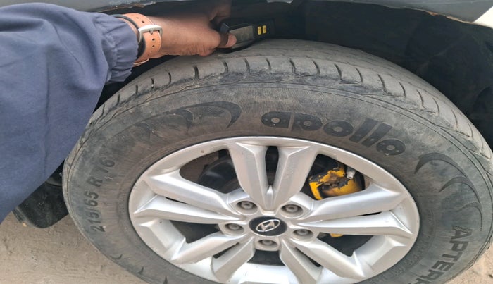 2014 Renault Duster 85 PS RXL DIESEL, Diesel, Manual, 1,17,605 km, tyre