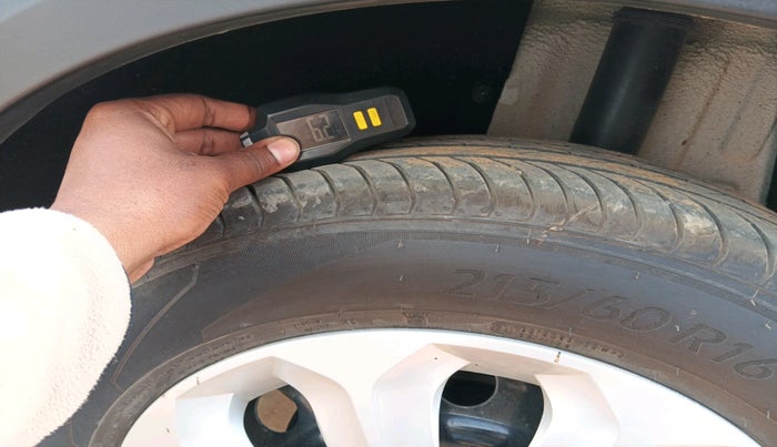 2024 MG ASTOR Sprint 1.5 MT (Ivory), Petrol, Manual, 5,000 km, tyre