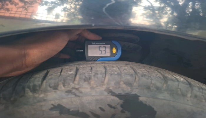 2011 Volkswagen Vento HIGHLINE DIESEL 1.6, Diesel, Manual, 81,609 km, tyre