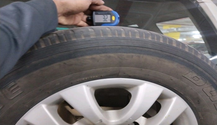 2011 Tata Safari 4X2 VX DICOR 2.2 VTT, Diesel, Manual, 2,02,146 km, tyre