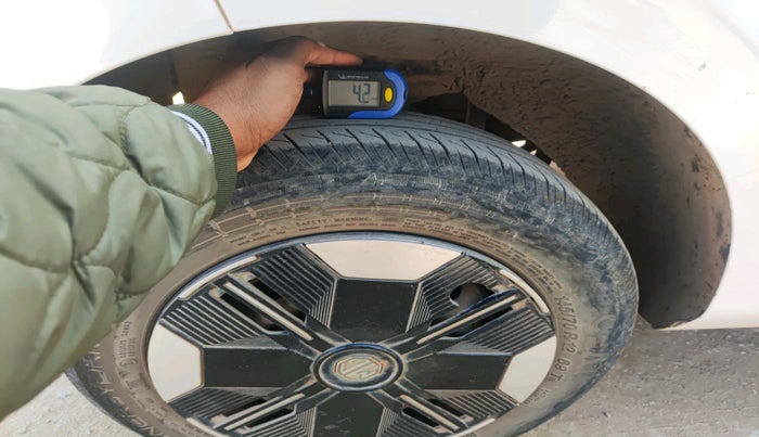 2023 MG COMET PLAY, Electric, Automatic, 40,144 km, tyre