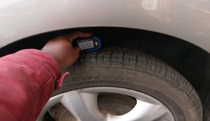 2013 Skoda Rapid AMBITION 1.6 MPI MT PLUS, Petrol, Manual, 63,497 km, tyre