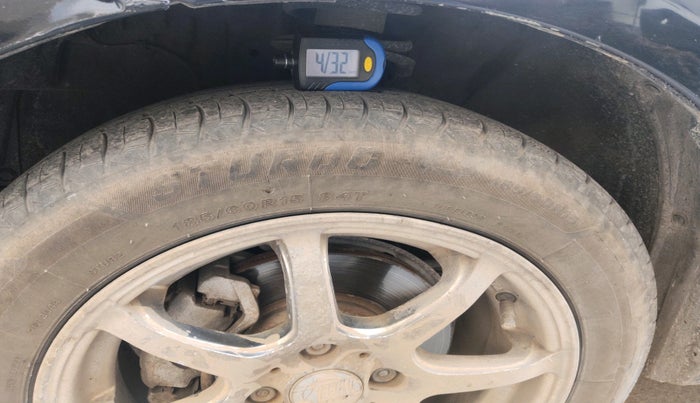 2012 Toyota Etios Liva GD, Diesel, Manual, 2,40,218 km, tyre