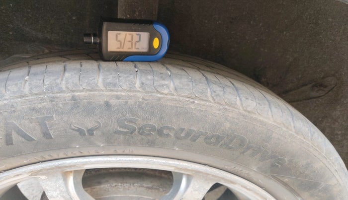 2012 Toyota Etios Liva GD, Diesel, Manual, 2,40,218 km, tyre