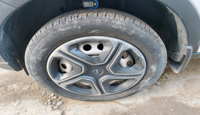 2022 Tata NEXON XE PETROL, Petrol, Manual, 49,464 km, tyre