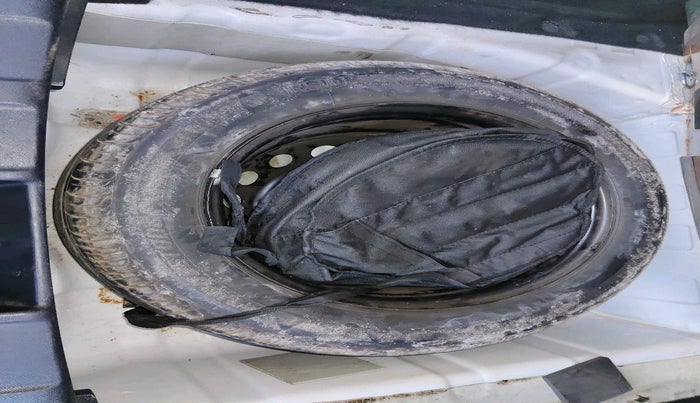 2022 Tata NEXON XE PETROL, Petrol, Manual, 49,464 km, tyre