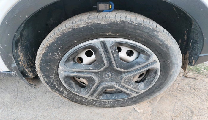 2022 Tata NEXON XE PETROL, Petrol, Manual, 49,464 km, tyre