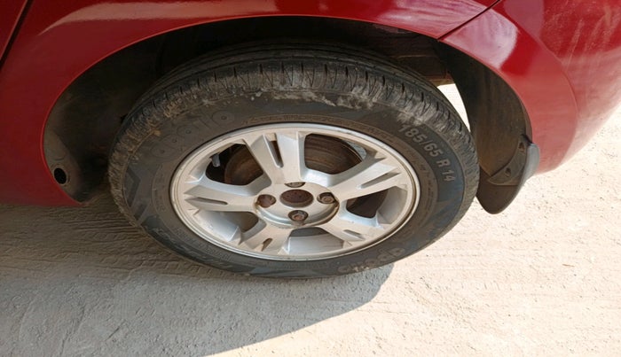 2011 Hyundai i20 ASTA 1.2, Petrol, Manual, 1,00,932 km, tyre