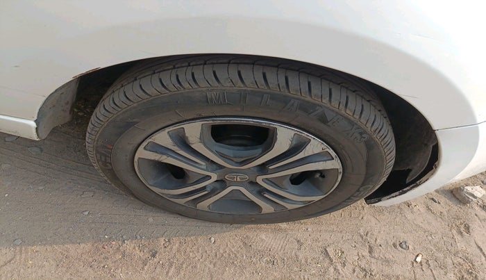 2022 Tata TIGOR XZ PLUS CNG, Petrol, Manual, 1,23,180 km, tyre