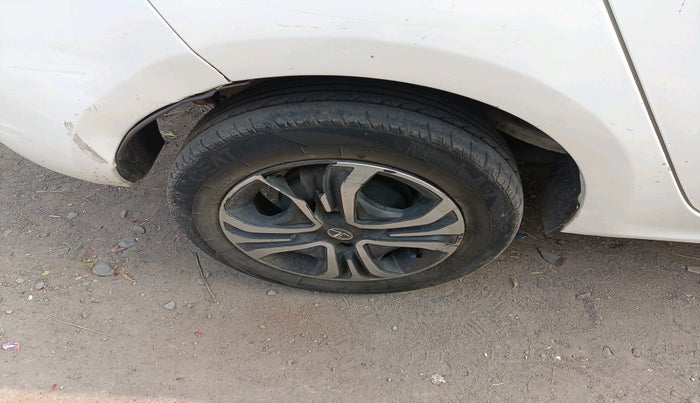 2022 Tata TIGOR XZ PLUS CNG, Petrol, Manual, 1,23,180 km, tyre