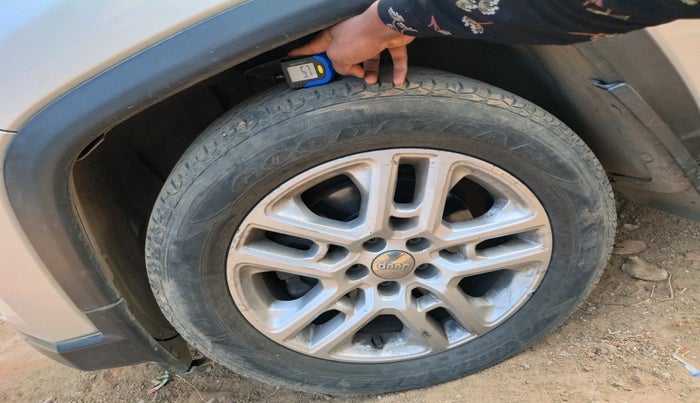 2018 Jeep Compass LIMITED 2.0 DIESEL, Diesel, Manual, 1,20,870 km, tyre