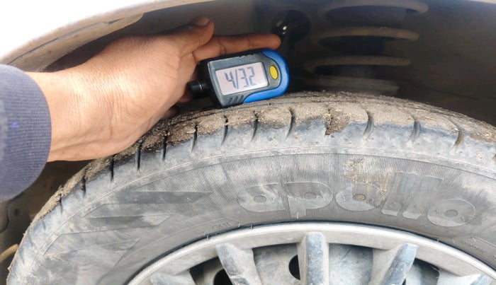 2012 Maruti Alto 800 LXI, Petrol, Manual, 1,65,068 km, tyre