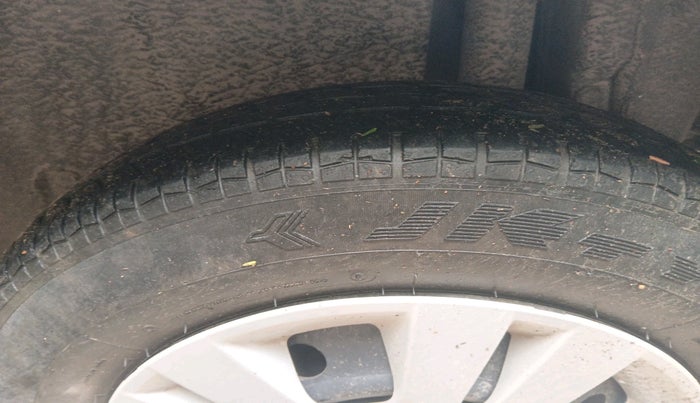 2013 Maruti Swift Dzire VXI, Petrol, Manual, 52,418 km, tyre