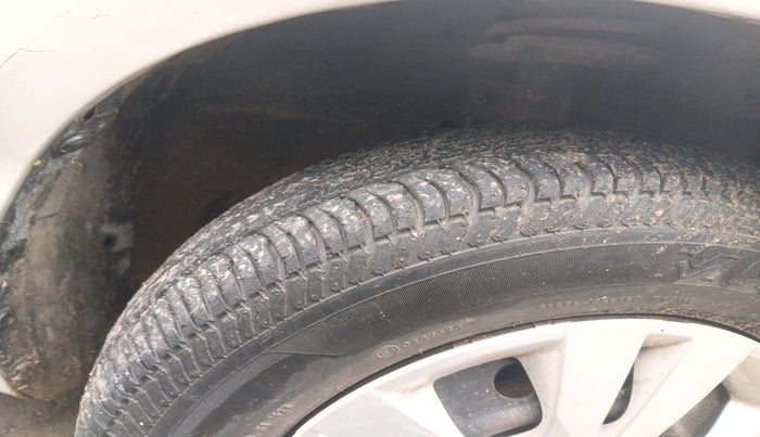 2013 Maruti Swift Dzire VXI, Petrol, Manual, 52,418 km, tyre