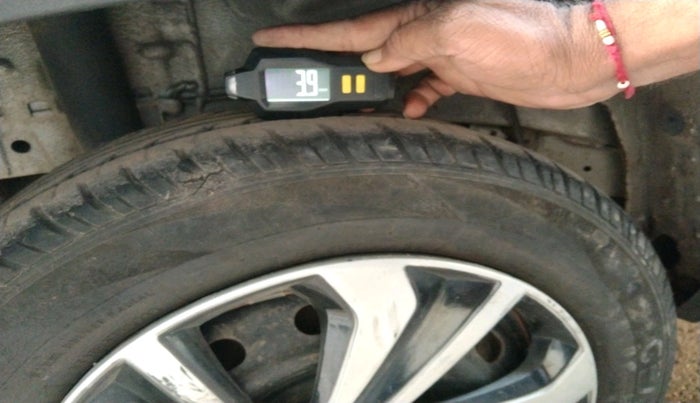 2016 Mahindra Kuv100 K6 D 6 STR, Diesel, Manual, 86,274 km, tyre