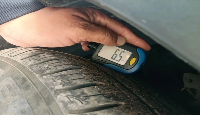 2021 KIA SONET HTK PLUS 1.2, Petrol, Manual, 16,372 km, tyre