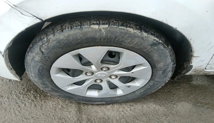 2015 Hyundai Xcent S 1.1 CRDI, Diesel, Manual, 1,05,006 km, tyre