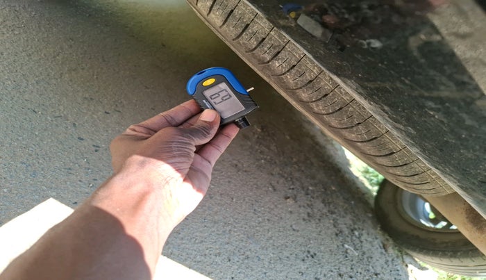 2022 KIA CARENS LUXURY 1.4 PETROL 7 STR, Petrol, Manual, 39,697 km, tyre