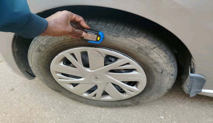 2012 Skoda Rapid AMBITION 1.6 TDI CR MT, Diesel, Manual, 91,355 km, tyre