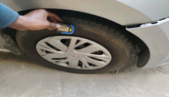 2012 Skoda Rapid AMBITION 1.6 TDI CR MT, Diesel, Manual, 91,355 km, tyre