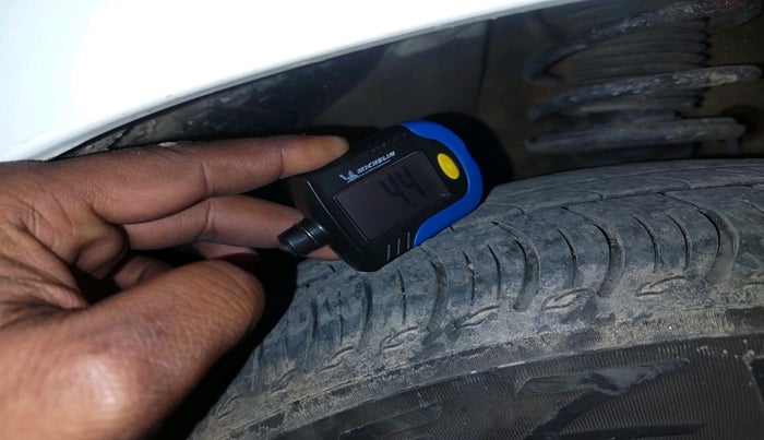 2022 Maruti S PRESSO VXI S-CNG, Petrol, Manual, 1,07,242 km, tyre