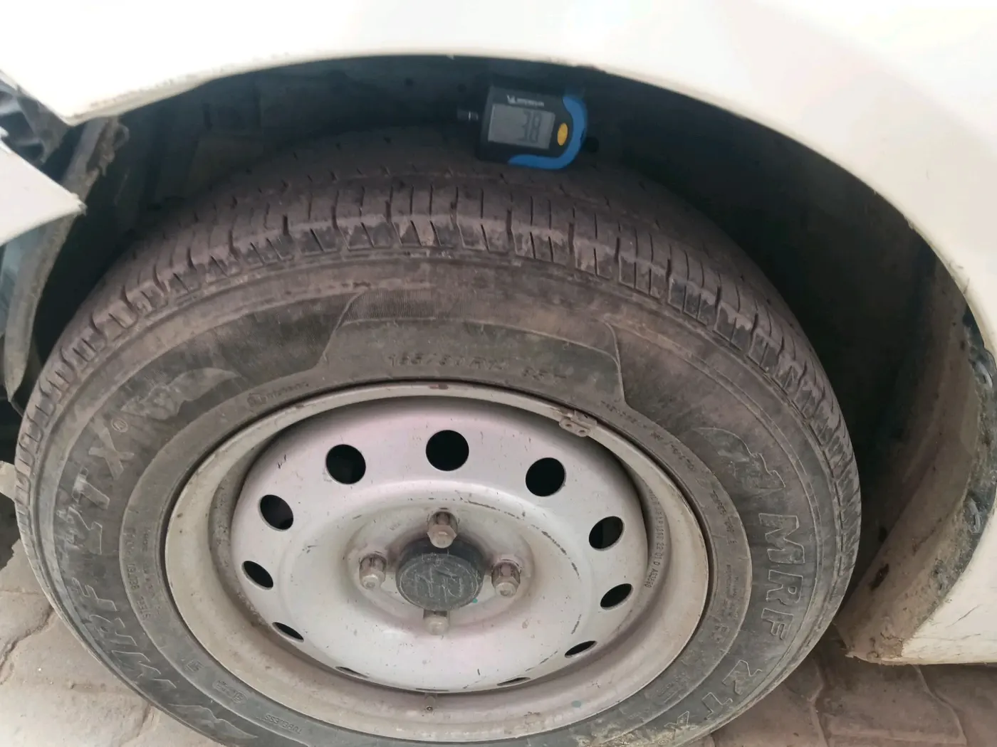 2022 Maruti Swift Dzire TOUR S-CNG (O), CNG, Manual, 1,50,344 km, tyre