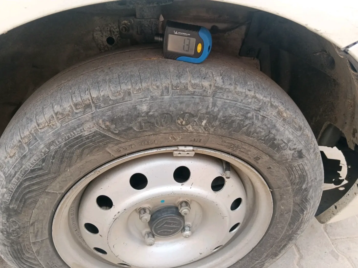 2022 Maruti Swift Dzire TOUR S-CNG (O), CNG, Manual, 1,50,344 km, tyre