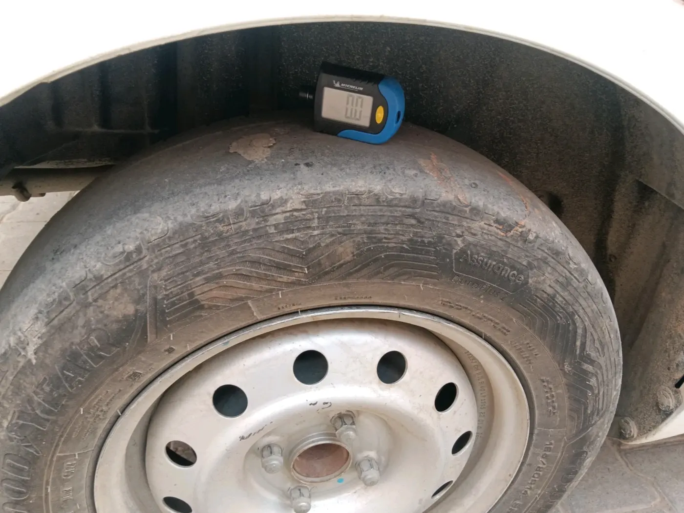 2022 Maruti Swift Dzire TOUR S-CNG (O), CNG, Manual, 1,50,344 km, tyre