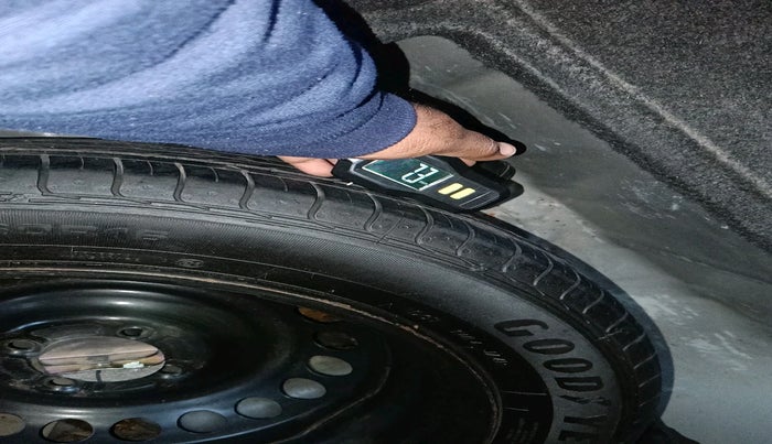 2020 Honda WR-V 1.2L I-VTEC VX MT, Petrol, Manual, 63,254 km, tyre