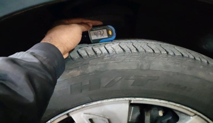 2012 Mahindra XUV500 W8, Diesel, Manual, 1,47,951 km, tyre