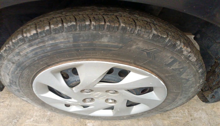 2015 Honda Amaze 1.5L I-DTEC S, Diesel, Manual, 69,582 km, tyre