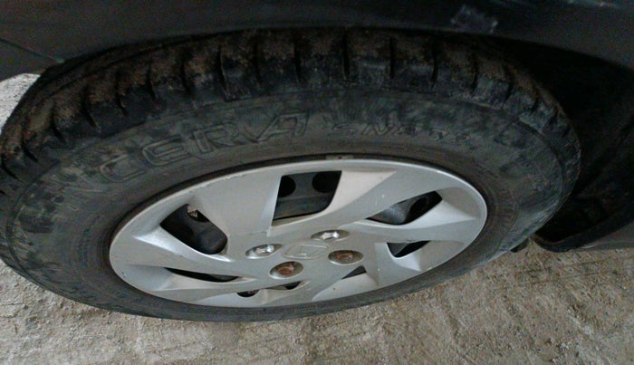 2015 Honda Amaze 1.5L I-DTEC S, Diesel, Manual, 69,582 km, tyre