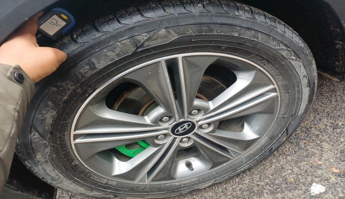 2017 Hyundai Creta SX (O) 1.6 DIESEL, Diesel, Manual, 94,586 km, tyre