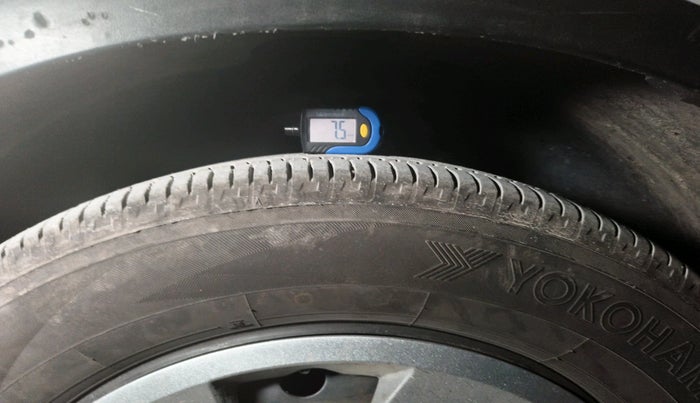 2020 Mahindra XUV500 W7, Diesel, Manual, 1,21,640 km, tyre