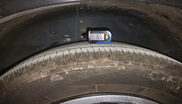 2020 Mahindra XUV500 W7, Diesel, Manual, 1,21,640 km, tyre