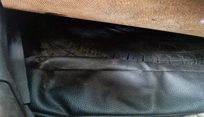 2016 Maruti Alto 800 LXI, Petrol, Manual, 89,864 km, tyre