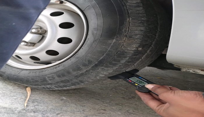 2015 Hyundai i10 MAGNA 1.1, Petrol, Manual, 22,972 km, tyre