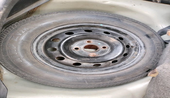 2012 Maruti Swift VDI, Diesel, Manual, 2,27,479 km, tyre