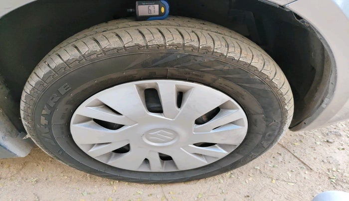 2014 Maruti Swift Dzire VXI, Petrol, Manual, 1,00,819 km, tyre