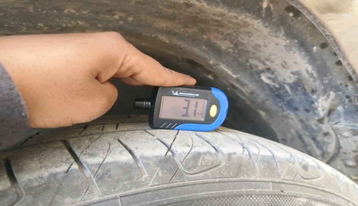 2013 Renault Duster 110 PS RXL DIESEL, Diesel, Manual, 1,60,663 km, tyre