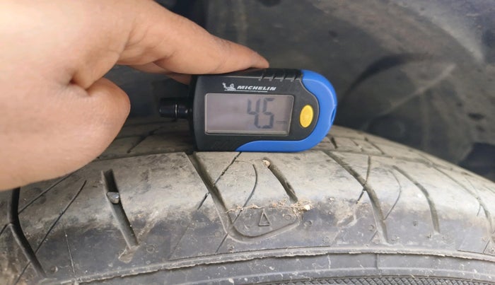 2013 Renault Duster 110 PS RXL DIESEL, Diesel, Manual, 1,60,663 km, tyre