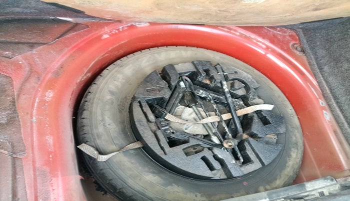 2015 Volkswagen Polo HIGHLINE1.2L, Petrol, Manual, 79,342 km, tyre