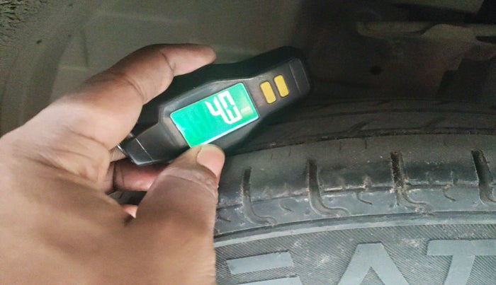 2017 Renault Kwid RXT 0.8, Petrol, Manual, 29,828 km, tyre