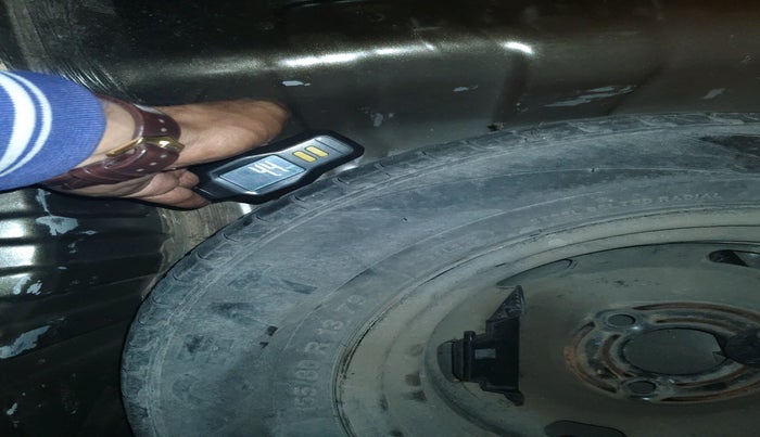 2017 Renault Kwid RXT 0.8, Petrol, Manual, 29,828 km, tyre