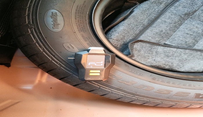 2022 KIA SONET HTK PLUS 1.0 IMT, Petrol, Manual, 4,545 km, tyre